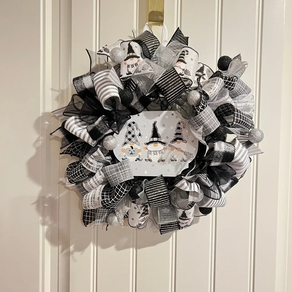 13 inch Halloween Ribbon Wreath Black White Gnome MW2
